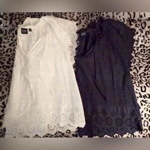 (2) Gap eyelet tops with tie at neck - Blue and White - Medium - 💙🤍